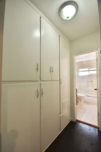 Building Photo - 5656 Whitsett Ave