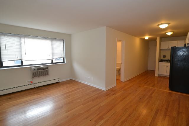 Building Photo - 6954 N Sheridan Rd