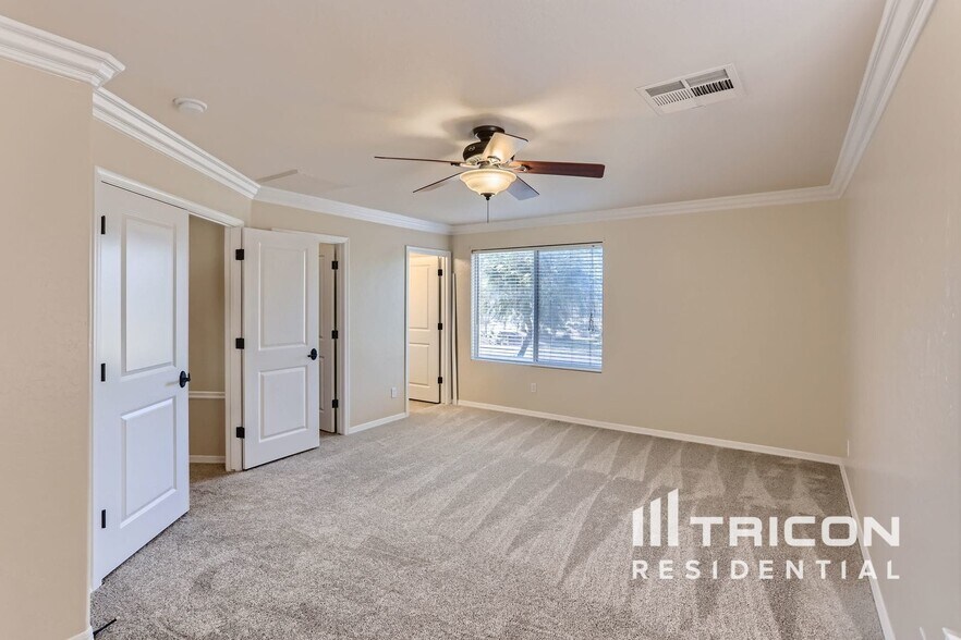 Building Photo - 13303 Redwood Ln