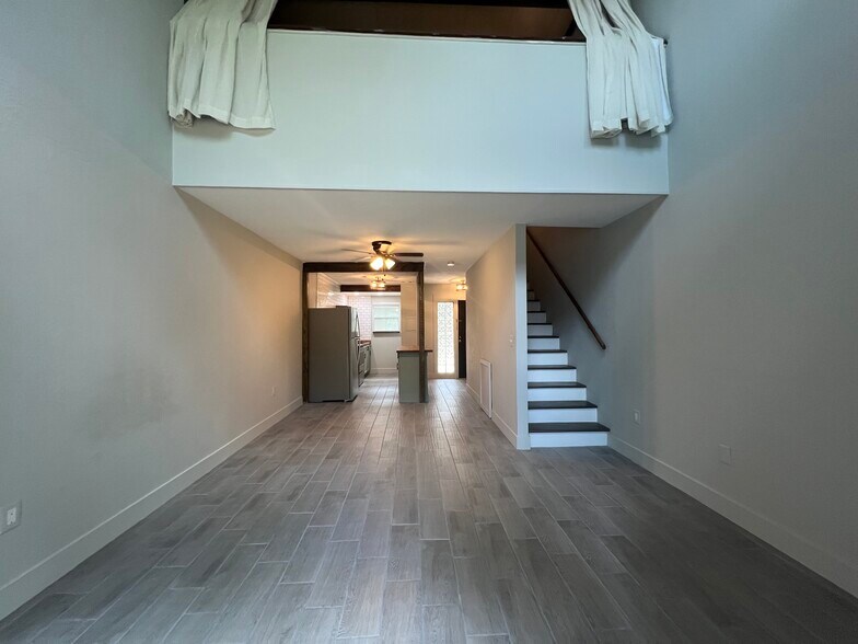 Building Photo - 711 SW 75th St