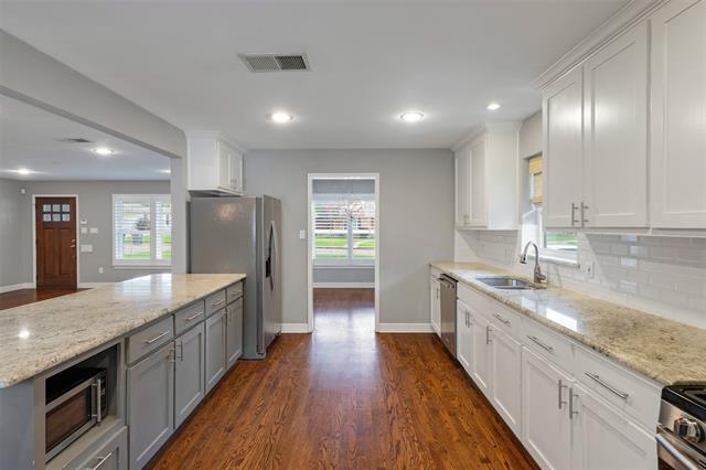Building Photo - 4628 Surf Dr