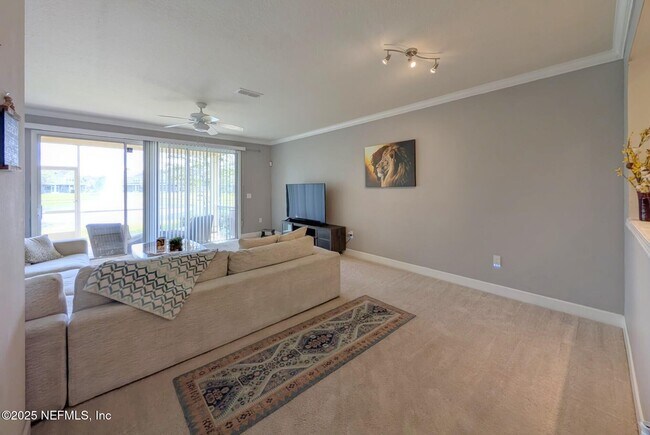 Building Photo - 6846 Roundleaf Dr