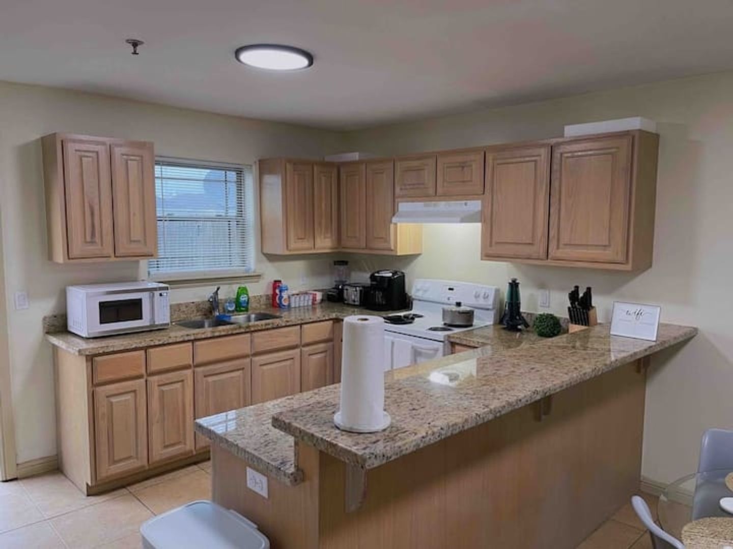 Building Photo - 1500 Humming Bird Ct