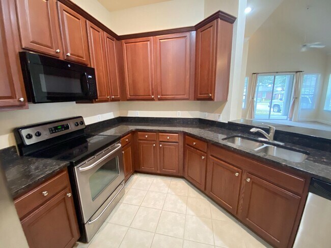 Building Photo - Spacious 3/3.5 Condo with Garage in Fleming Island