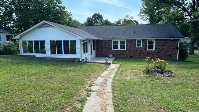 Building Photo - 220 Wilkins Ave