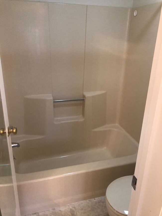 Building Photo - 1 Bedroom Condo in Lake Vista