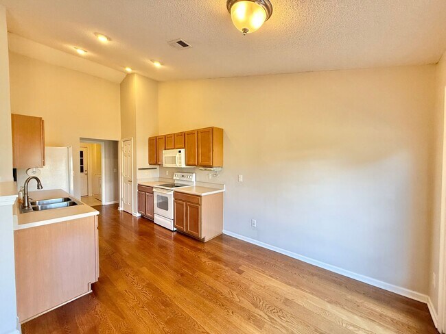 Building Photo - Charming 3BD, 2BA Fuquay-Varina Home with ...