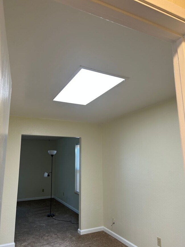 Building Photo - Come See Today