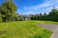 Building Photo - 2 Bedroom, 1 Bathroom Available Now!