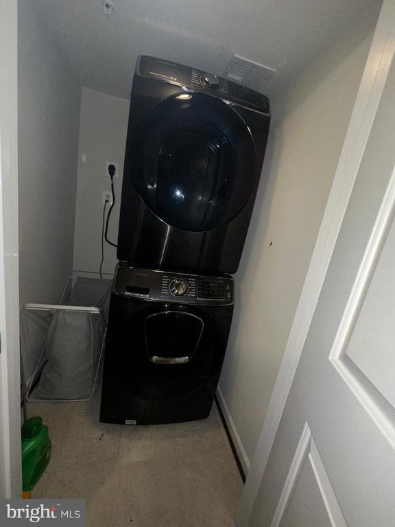 Building Photo - 23171 Ambrosia Ln