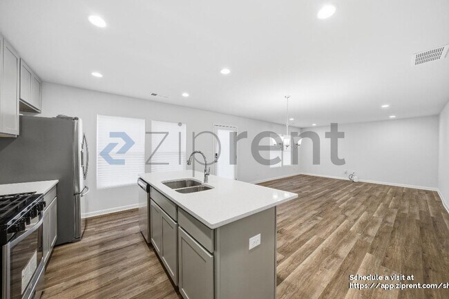 Building Photo - 1127 2nd St NW