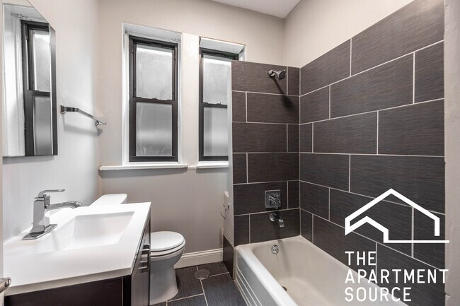 Building Photo - 2031 W Moffat St