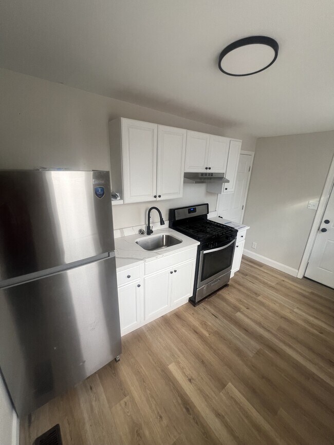 Building Photo - 15 W 29th St