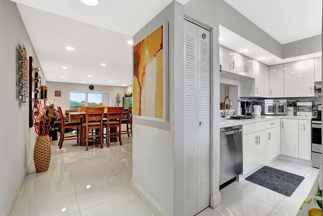 Building Photo - 1401 SW 128th Terrace