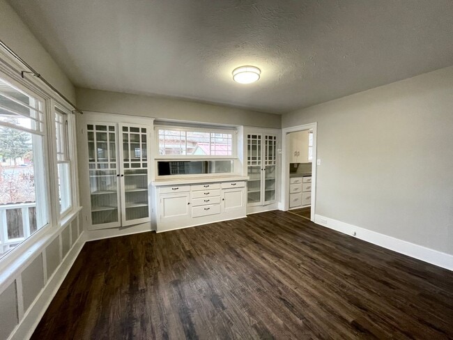 Building Photo - 3 Bedroom 1 Bath Home