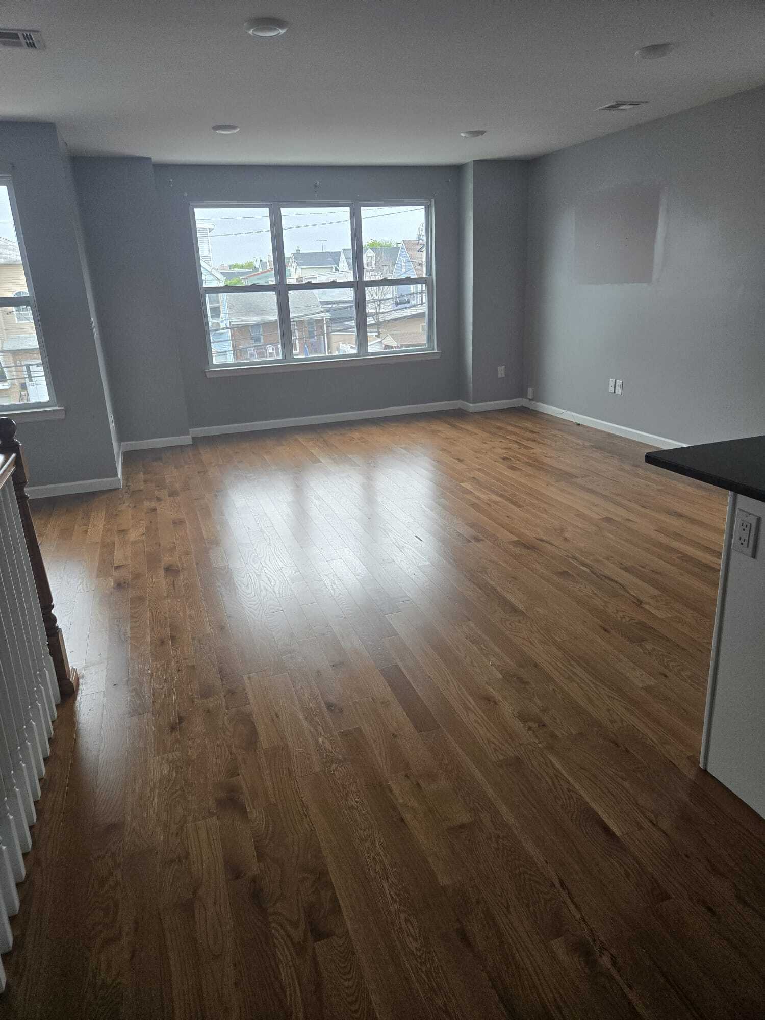 Living room / dining room - 266 2nd Ave