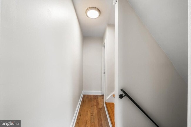 Building Photo - 2415 E Firth St