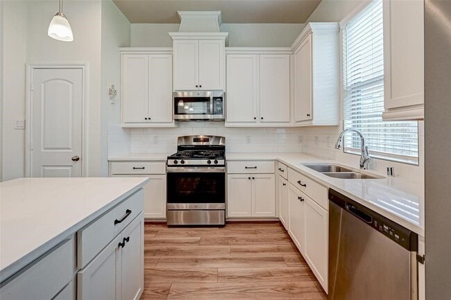 Building Photo - 5542 Sallow Bay Ln