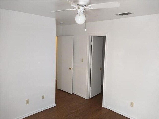 Building Photo - 1027 Sagewood Trail