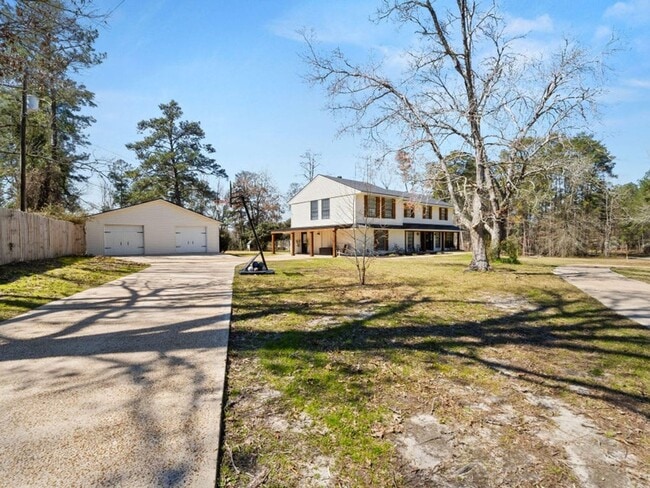 Building Photo - 1691 Lake Vernon Rd