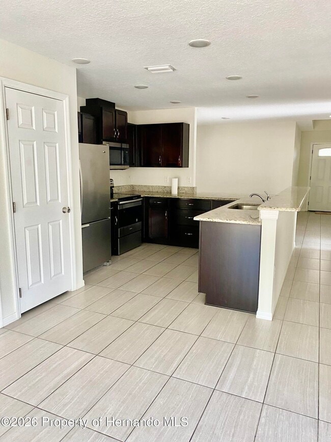 Building Photo - 5635 Pillar Ave