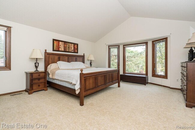 Building Photo - 1574 Devonshire Dr