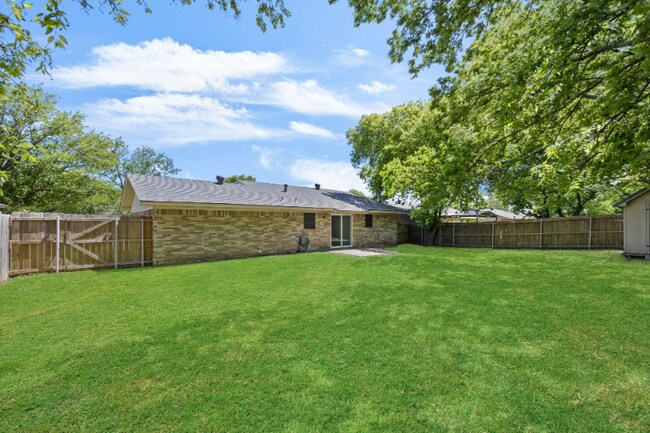 Building Photo - 3502 S Dakota Dr