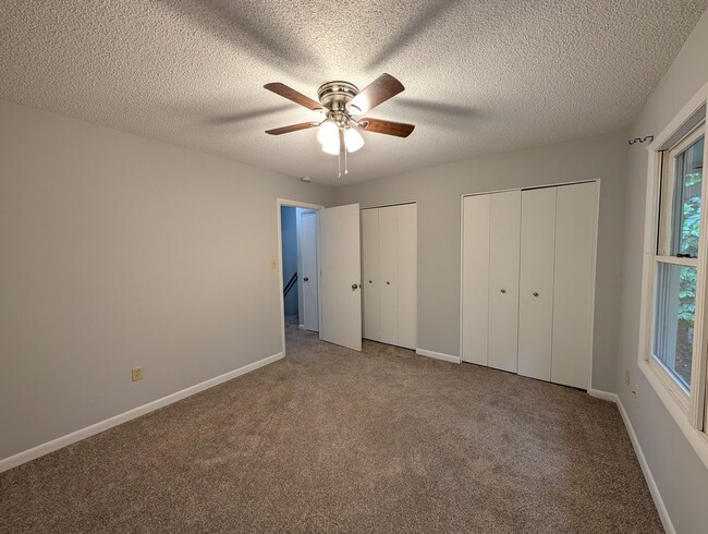 Building Photo - Arden Duplex