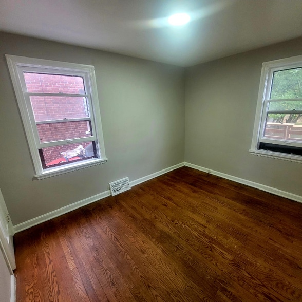 Building Photo - 5713 South Blvd