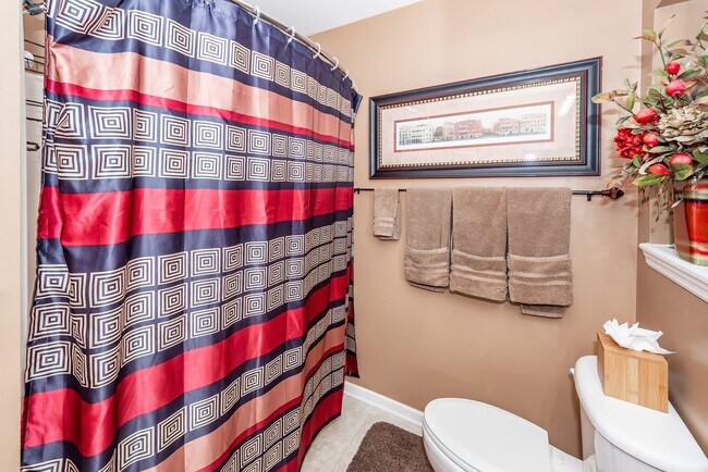 Building Photo - 7988 Shadow Oak Dr