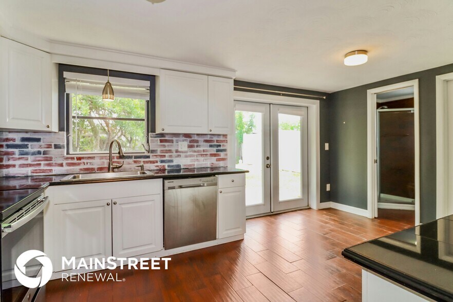 Building Photo - 3730 Sablewood Dr