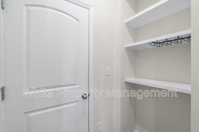 Building Photo - 4743 Darcey Wy