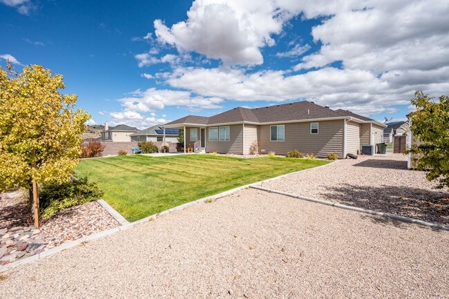 Building Photo - 6 bed; 3 bath single family home in Enoch