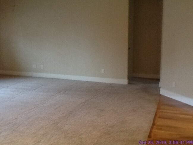 Building Photo - Beautiful home located it Madelyn estates in Meridian