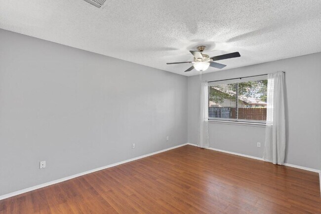 Building Photo - 12307 Emery Oaks Rd