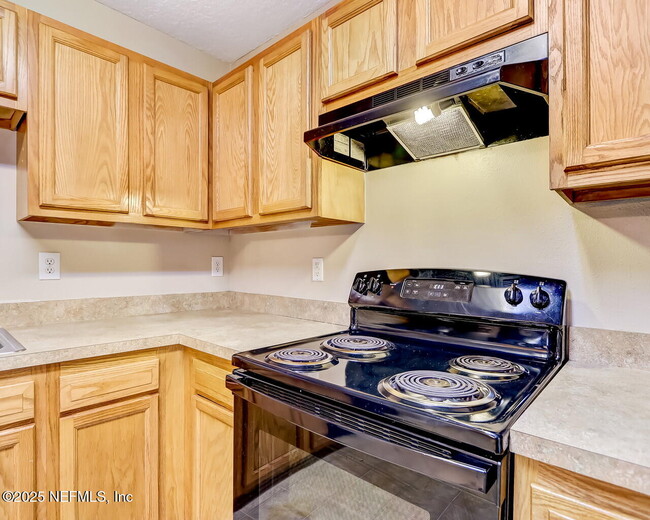 Building Photo - 8448 Kona Ave