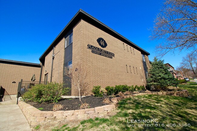 Building Photo - Plaza 44