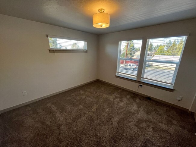 Building Photo - 1 Bed/1 Bath ADU on Bend's Eastside - Cessna Drive