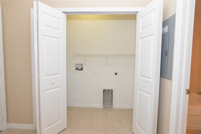 Building Photo - 9435 Myrtle Creek Ln