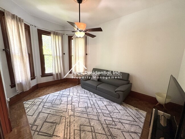 Building Photo - Furnished 1bd/1ba Midtown Duplex!