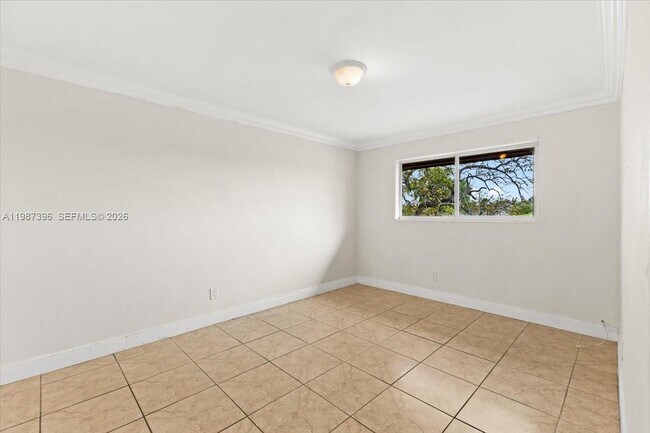 Building Photo - 2323 Van Buren St