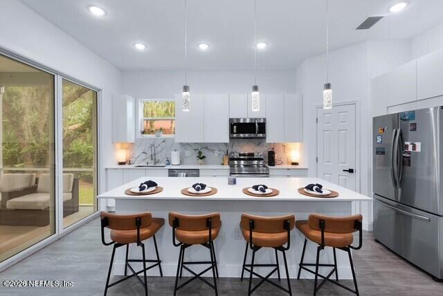 Building Photo - 5631 Heckscher Dr