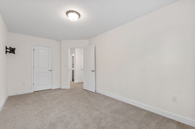 Building Photo - Spacious 3-Bedroom Townhome in Durham!