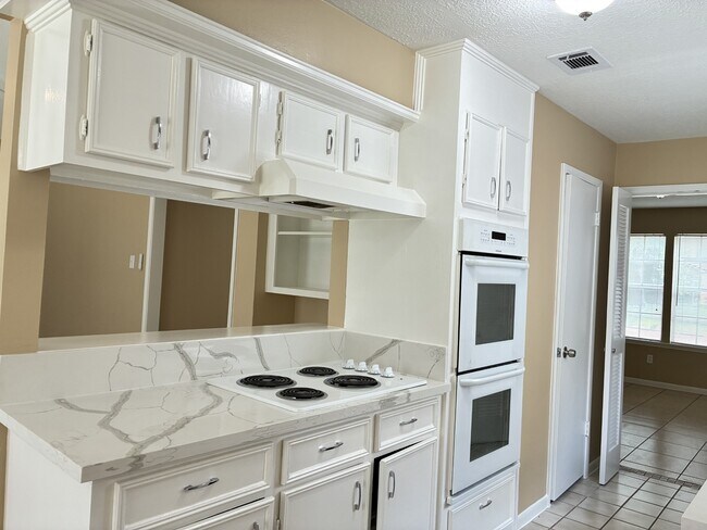 Building Photo - 10314 Autumn Harvest Dr