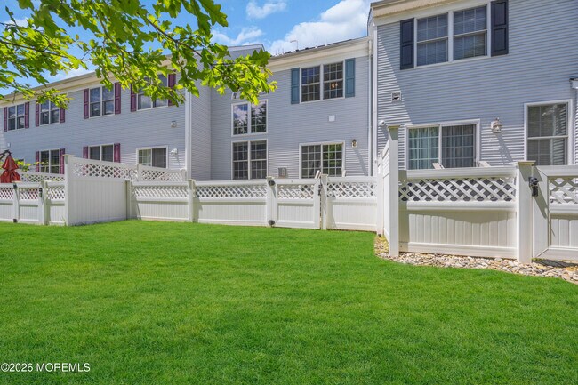 Building Photo - 10 Deepwater Cir