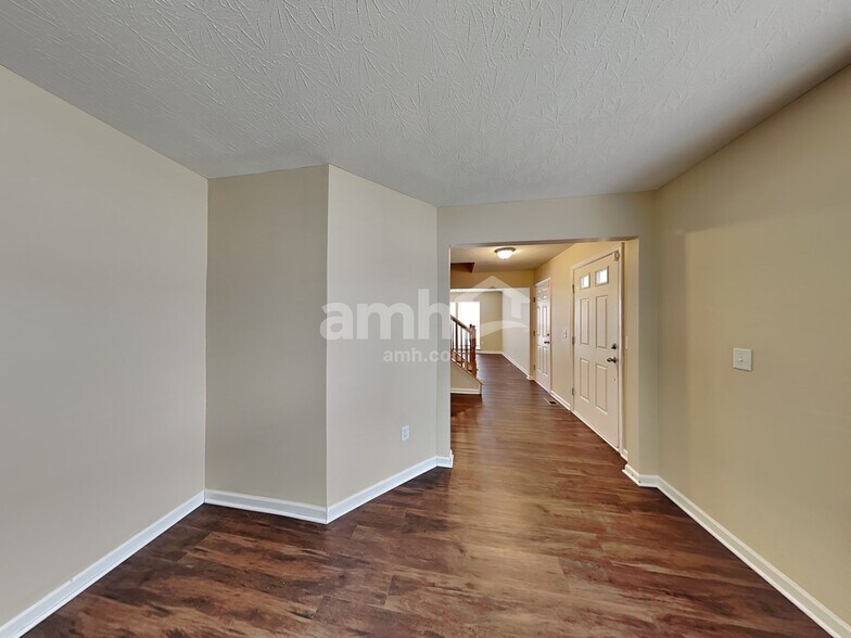 Building Photo - 182 Coyote Dr