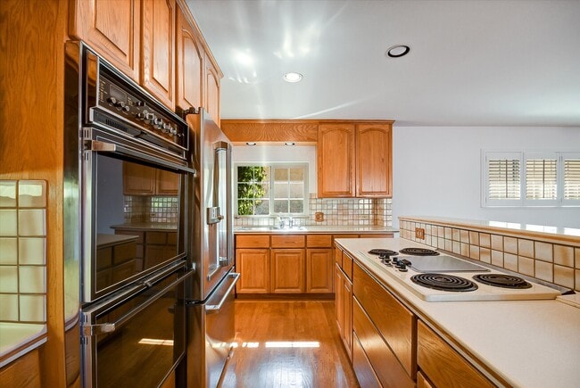 Building Photo - 1516 Whipple Ave