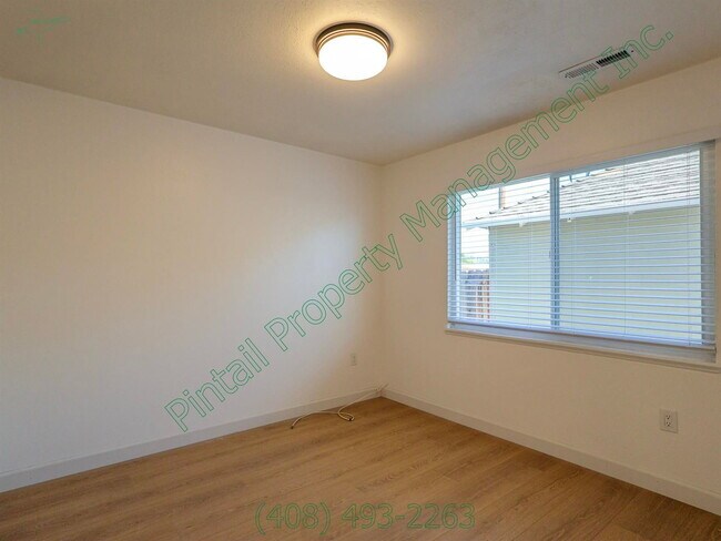 Building Photo - 3428 San Marino Ave