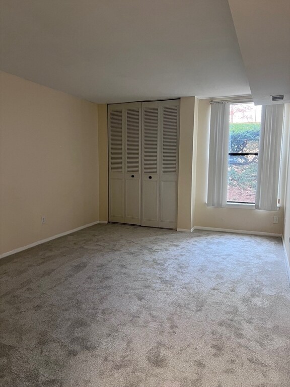 Building Photo - 32 Shrewsbury Green Dr