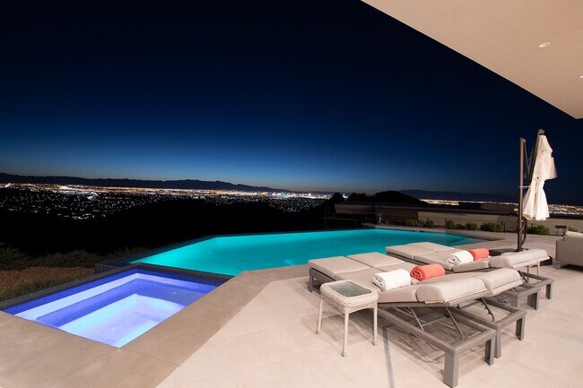 Building Photo - 661 Dragon Peak Dr